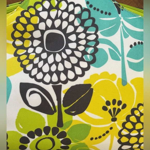 Vera bradley retired limes up picnic basket & blanket set - Picture 8 of 16